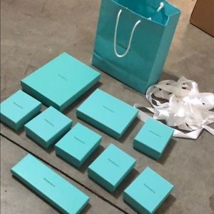NOT FOT SALE::: Tiffany & Co Bag, boxes and ribbon